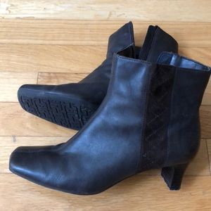 In brown colour, in very good condition like new